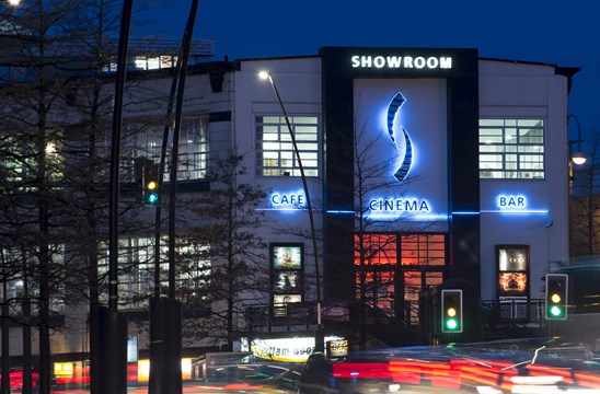 Showroom cinema building